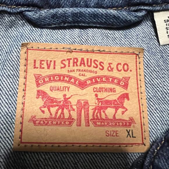 Levi’s Jean Jacket Womens XL Denim Trucker Coat Blue Cropped - Picture 6 of 8